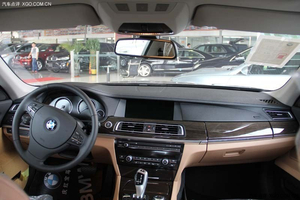 新款宝马7系疯狂降价 现车无限让利清仓惠