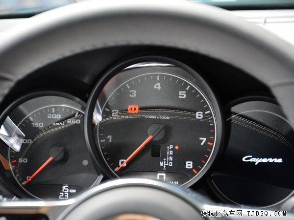 2015款保时捷卡宴现车到店 现正火爆热销中