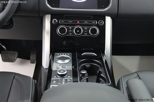 2014款路虎揽胜3.0T行政版 年末再掀折扣风潮