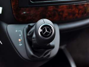 新款奔驰唯雅诺尽情闪耀 王者风范现车低价