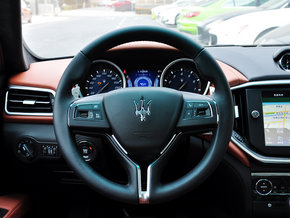 2014款玛莎拉蒂吉博力8速超跑车 驾驭非凡乐趣