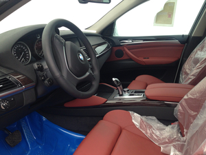 2014款宝马X6双节倾城促销 现车惊喜让利