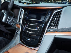 凯迪拉克凯雷德豪降10万 现车越界典范最终促