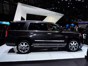 凯迪拉克凯雷德豪降10万 现车越界典范最终促