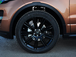 路虎极光紧凑SUV 现车年度狂减10万极光报价