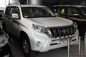 2014款中东版丰田霸道2700现车 惠满津港给力降价中