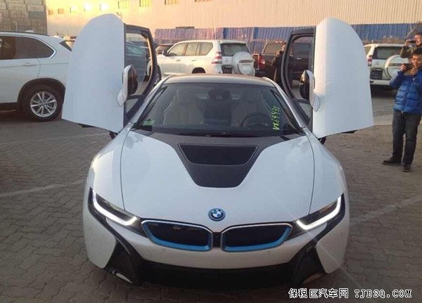 新款宝马I8大幅让利促销 展厅现车劲惠促销