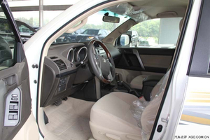 2014款丰田2700中东版现车 价格优惠大跳水中