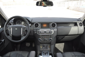 14款路虎发现4现车热力到港 年末收关大促销