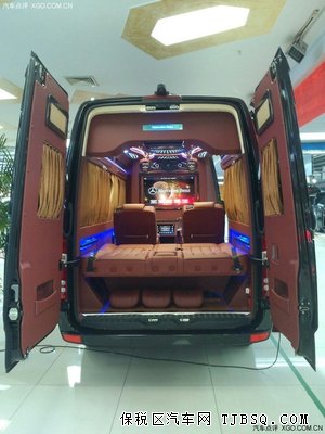 奔驰斯宾特现车优惠 天津港口再掀降价狂潮