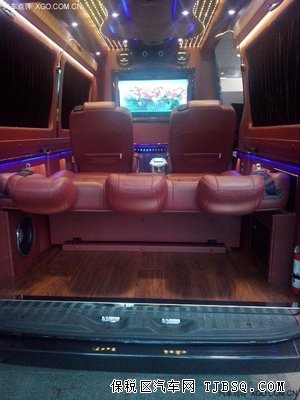 奔驰斯宾特现车优惠 天津港口再掀降价狂潮