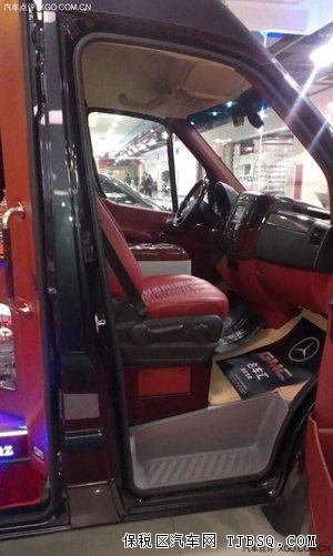 奔驰斯宾特现车优惠 天津港口再掀降价狂潮