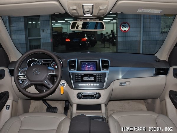 2014款奔驰ML400现车优惠 狂欢甩尾M级400送保险