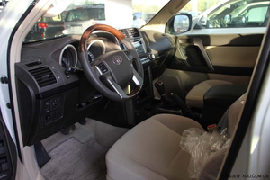 2014款中东版丰田霸道2700 现车年终限时特惠中