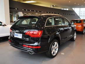 2014款奥迪Q7现车给力爽购 全尺寸Q7热卖脱颖而出