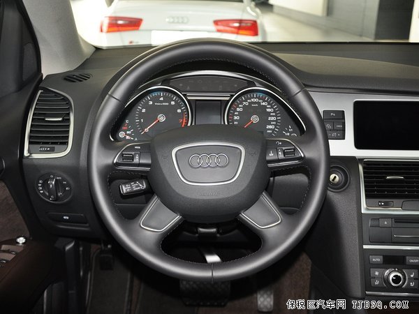 2014款奥迪Q7现车给力爽购 全尺寸Q7热卖脱颖而出