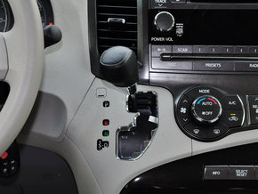 2014款丰田塞纳持续特惠 现车再掀低价折扣风潮