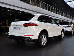 2015款保时捷卡宴现车倾售 全新卡宴节日特惠促