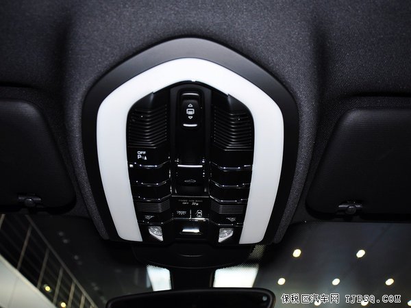 2015款保时捷卡宴现车倾售 全新卡宴节日特惠促