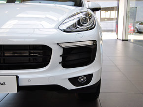 2015款保时捷卡宴现车倾售 全新卡宴节日特惠促