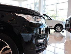 2014款路虎揽胜运动版现车 惊世钜惠揽运提车万元礼