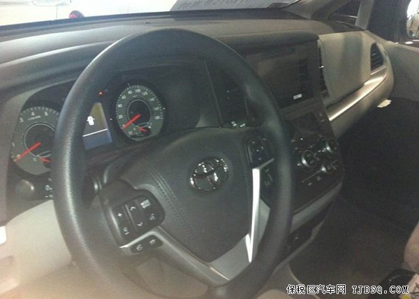 新款丰田塞纳美规商务车 现车魅力呈现非凡品质