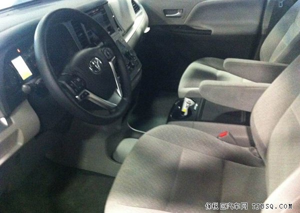 新款丰田塞纳美规商务车 现车魅力呈现非凡品质