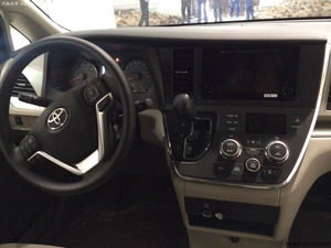 2015款丰田塞纳商务车 经典座驾现车底价热卖