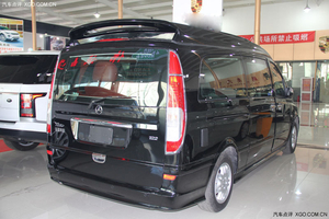 奔驰威霆现车到店 航空座椅版现车疯狂降价