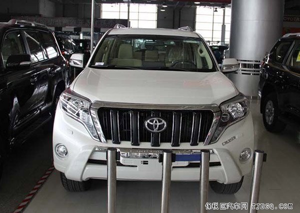 2015款丰田霸道2700中东版 修美于内强悍于外