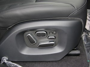 路虎揽胜运动版港口现车 携手辉煌价值新体验