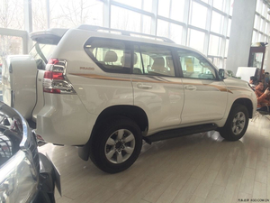 中东版丰田霸道2700 天津港口现车豪情降价