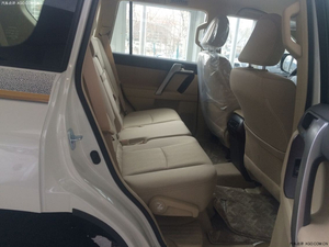 中东版丰田霸道2700 天津港口现车豪情降价