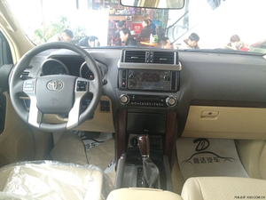 中东版丰田霸道2700 天津港口现车豪情降价