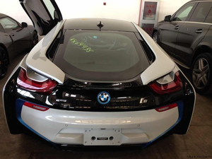 宝马i8现车混动双门超跑 巅峰底价强势来袭