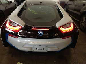 宝马i8现车混动双门超跑 巅峰底价强势来袭