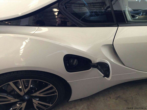 宝马i8现车混动双门超跑 巅峰底价强势来袭