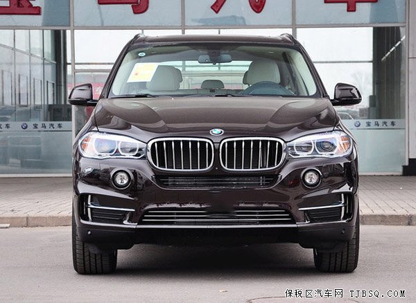 悦享进口宝马X5现车 新年降新X5跃级优惠专案