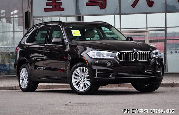 悦享进口宝马X5现车 新年降新X5跃级优惠专案