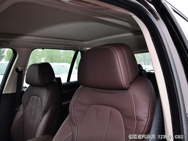 悦享进口宝马X5现车 新年降新X5跃级优惠专案