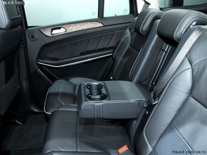 新款奔驰GL500二月超特惠 天津现车价优颜色可选