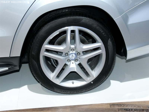 新款奔驰GL500二月超特惠 天津现车价优颜色可选