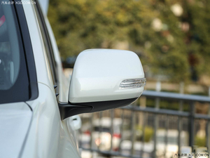 2015款丰田霸道2700现车 鼎力回馈享超低价