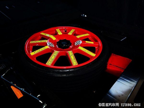 保时捷玛卡现车多彩潮车 灵巧车身抨击最低价