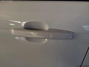 2014款路虎揽胜运动高能SUV 年前开启低价之旅