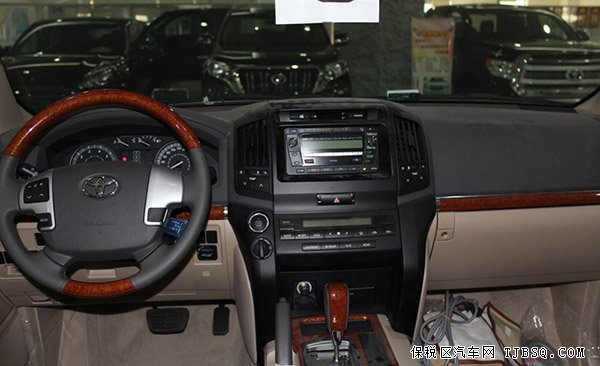 2015款丰田兰德酷路泽4000 现车年底现车疯抢价