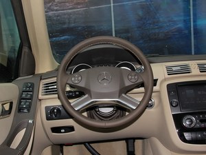 奔驰R级全系大力优惠 R级天津现车新年厚礼