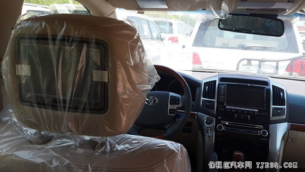 2013款丰田酷路泽5700 前后包围/双备胎现车112万起