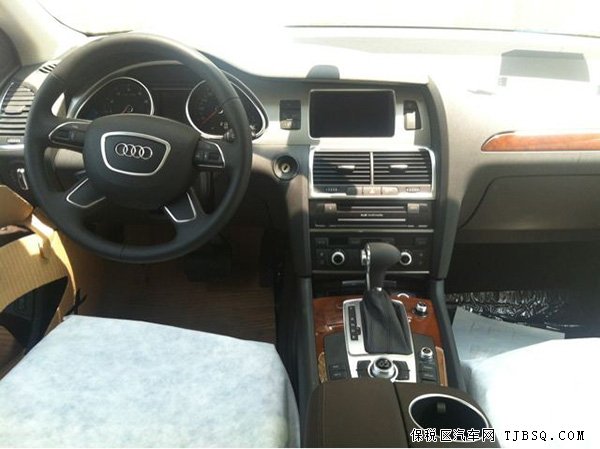 奥迪Q7中东版小功率 七座/天窗/四驱空调现车63万钜惠
