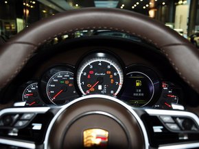 2015款保时捷卡宴 现车春季让利特惠价新卡宴